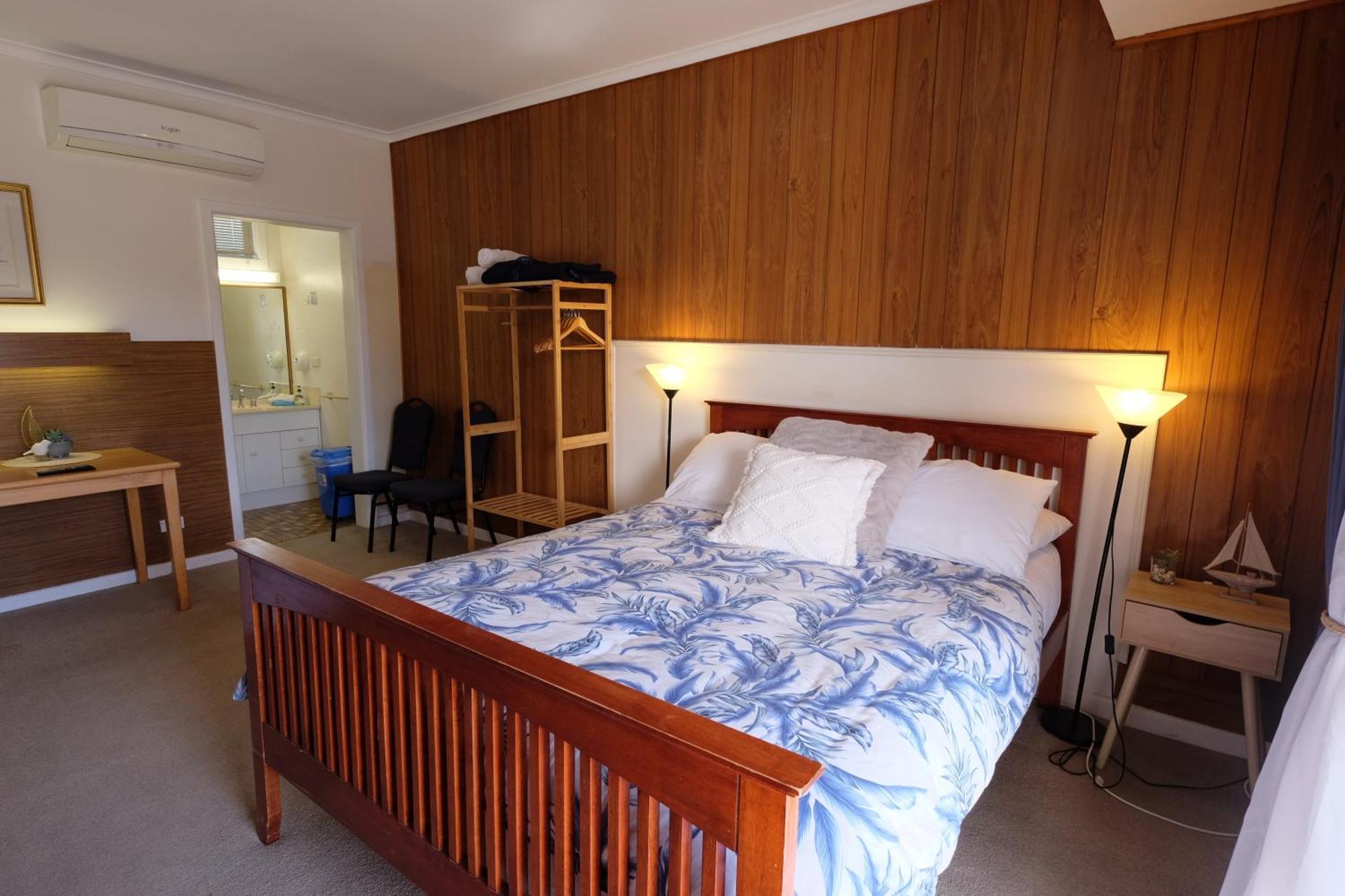 לייקס אינטרנס Bamboo Motor Inn מראה חיצוני תמונה