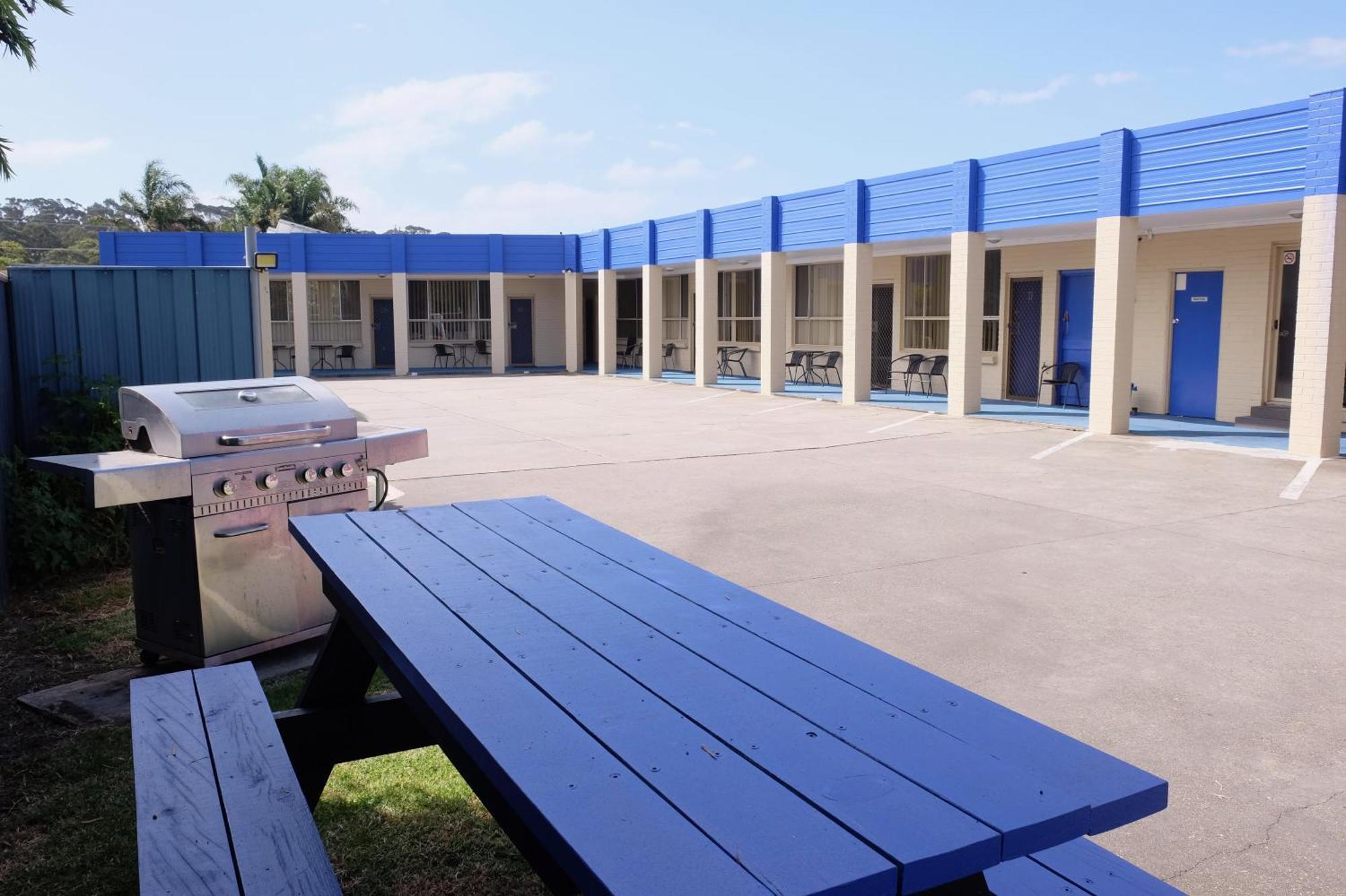 לייקס אינטרנס Bamboo Motor Inn מראה חיצוני תמונה